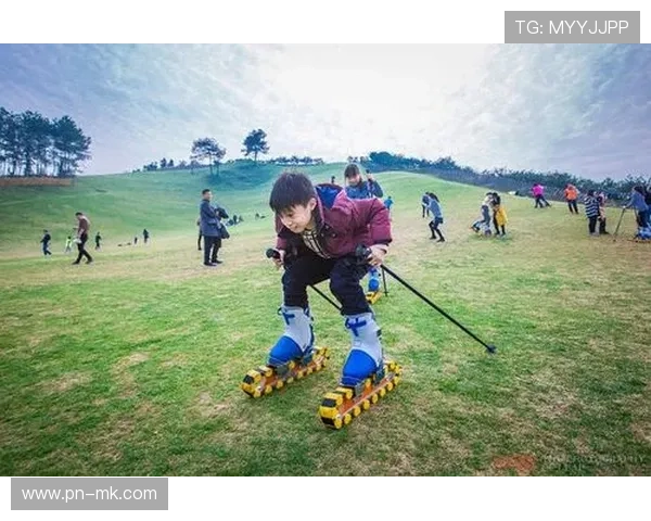 足球巨星挑战极限运动 体验滑草速度与激情的完美结合