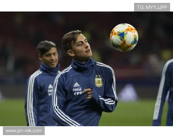 迪巴拉球场风采尽显足球智慧与激情魅力瞬间 迪巴拉球场风采尽显足球智慧与激情魅力瞬间